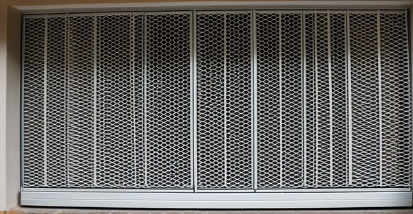 Volet roulant avec moustiquaire intégrée : confort et esthétisme